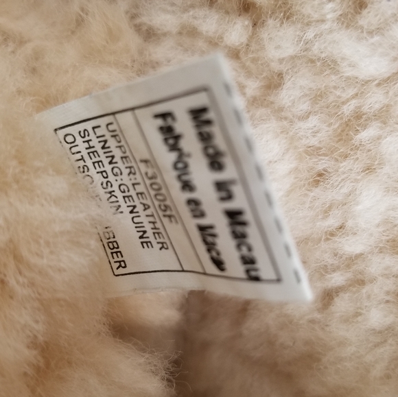 Ugg Boots. Size 7. Good Condition - Picture 8 of 12